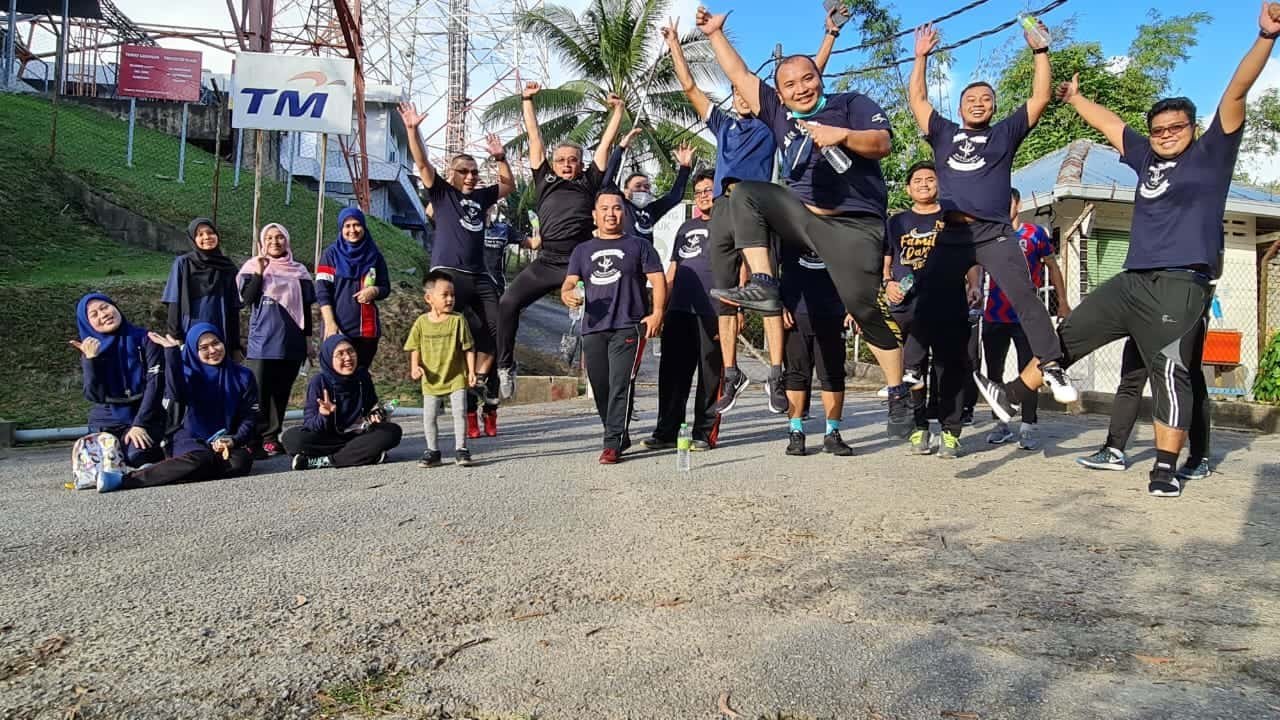 Aktiviti Riadah bersama Ahli-ahli Kelab