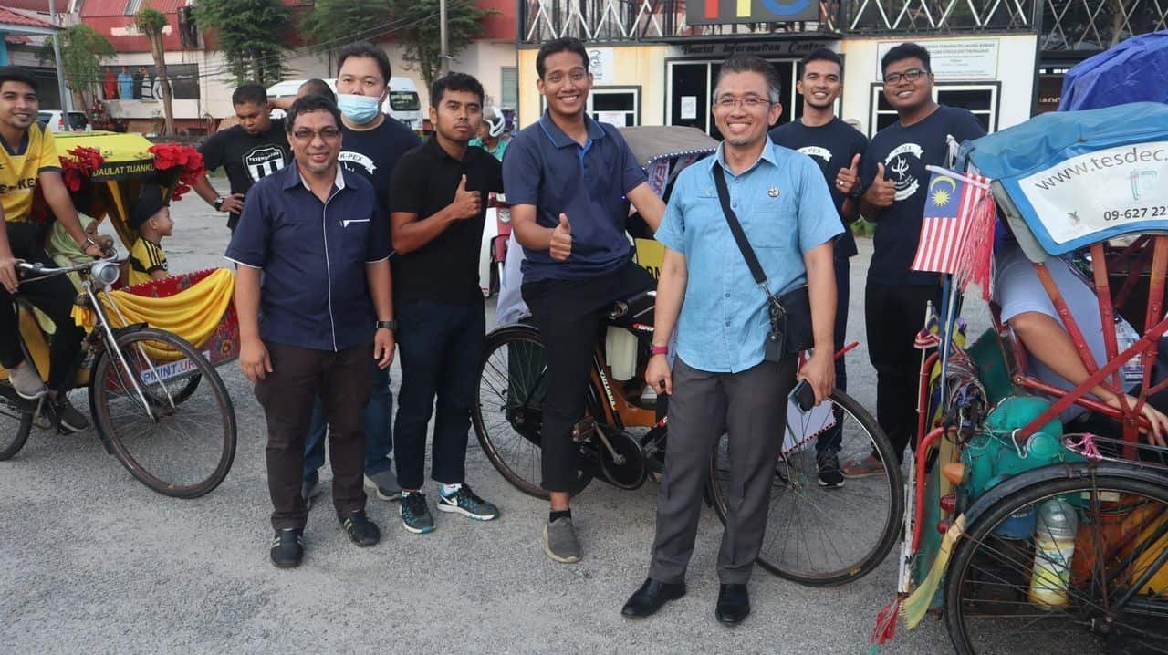 Majlis Raptai Kereta dan Beca Berhias